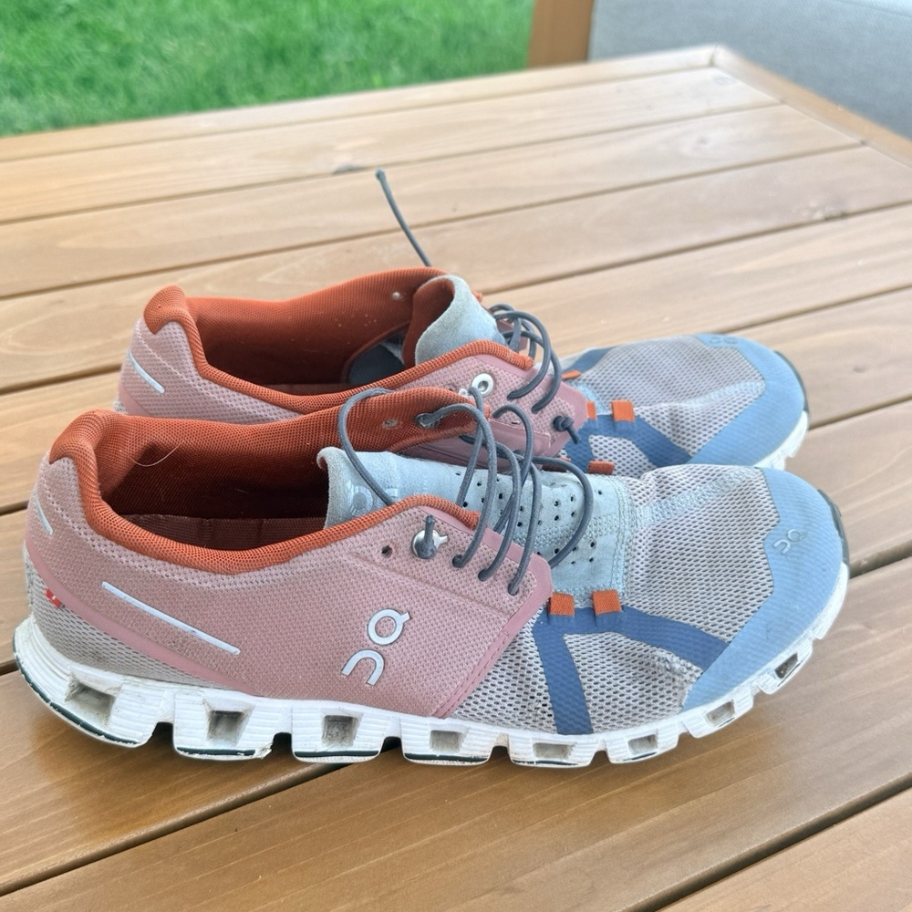 On Cloud 70/30 women’s running shoe sneakers in Dustrose Quartz size 9.5W
